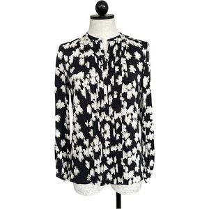 Diane von Furstenberg Silk Puzzle Print Pleated Snap Front Stretch Blouse Size 2
